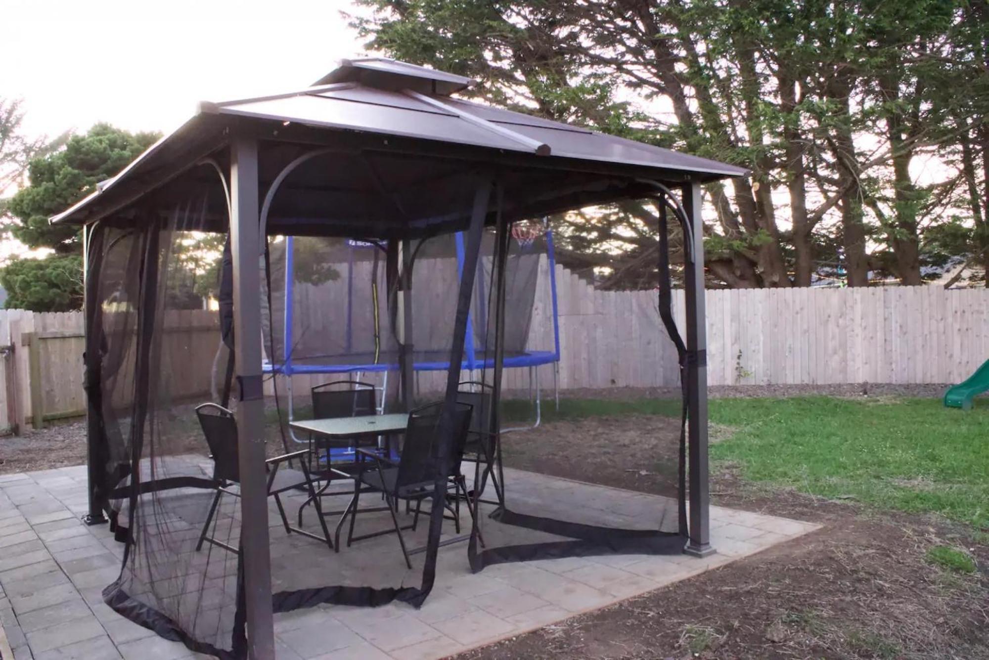 Private Home - Playground, Jumping Mat, Bbq, Darts, Firepit, Gazebo, 4 Smart Tvs, White Cotton Bedding, - The Redwood Cul-De Sac Beach Retreat كريسينت سيتي المظهر الخارجي الصورة